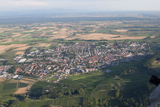 Bad Bergzabern dans le département Rhénanie-Palatinat, Allemagne vu d'un drone