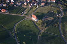 Vue aérienne de Chapelle Saint-Denys à le quartier Gleiszellen in Gleiszellen-Gleishorbach dans le département Rhénanie-Palatinat, Allemagne