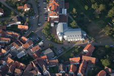 Terrasses du Palatinat du Sud à le quartier Gleiszellen in Gleiszellen-Gleishorbach dans le département Rhénanie-Palatinat, Allemagne hors des airs