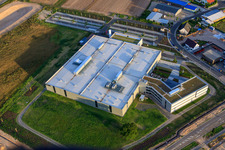 Zone commerciale Nord, nouveau bâtiment DBK à Rülzheim dans le département Rhénanie-Palatinat, Allemagne d'en haut