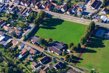 Vue aérienne de Terrains de sport à Leimersheim dans le département Rhénanie-Palatinat, Allemagne