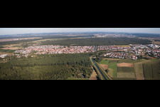 Vue aérienne de Panorama - Perspective du quartier de Neudorf à le quartier Graben in Graben-Neudorf dans le département Bade-Wurtemberg, Allemagne