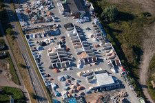 Vue aérienne de Gravier de jardin, Badische Terrazzo Handelsgesellschaft mbH à le quartier Neudorf in Graben-Neudorf dans le département Bade-Wurtemberg, Allemagne