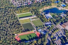 Vue aérienne de Waldstadion, Astoria Hall, sports et culture du SG Walldorf Astoria 1902 eV, stade FC Astoria et Aqwa Baths and Sauna Park Walldorf à Walldorf dans le département Bade-Wurtemberg, Allemagne