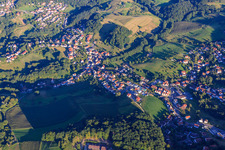 Vue aérienne de Vue de l'Odenwald depuis le sud-ouest à le quartier Trösel in Gorxheimertal dans le département Hesse, Allemagne