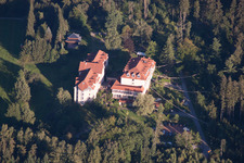 Vue aérienne de Buddha's Way GmbH à le quartier Siedelsbrunn in Wald-Michelbach dans le département Hesse, Allemagne