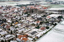 Vue aérienne de Freckenfeld dans le département Rhénanie-Palatinat, Allemagne
