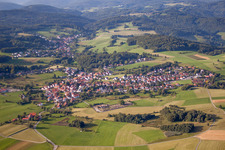 Vue aérienne de Abtsteinach supérieur depuis le nord à le quartier Ober-Abtsteinach in Abtsteinach dans le département Hesse, Allemagne