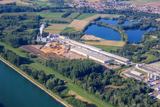 Vue aérienne de L'industrie sur le Rhin à le quartier Sondernheim in Germersheim dans le département Rhénanie-Palatinat, Allemagne
