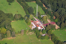 Vue aérienne de Centre équestre en bordure de forêt à Bellheim dans le département Rhénanie-Palatinat, Allemagne