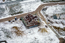 Nouvelle zone de développement NE en hiver avec de la neige à le quartier Schaidt in Wörth am Rhein dans le département Rhénanie-Palatinat, Allemagne du point de vue du drone