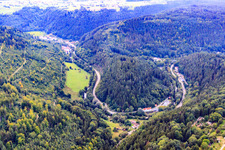 Vue aérienne de À Krappen, Schleiftal à le quartier Oeländerle in Calw dans le département Bade-Wurtemberg, Allemagne