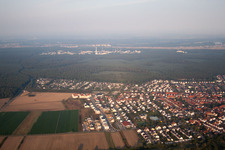 Quartier Friedrichstal in Stutensee dans le département Bade-Wurtemberg, Allemagne du point de vue du drone