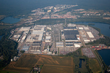 Vue aérienne de Daimler de l'Est à le quartier Maximiliansau in Wörth am Rhein dans le département Rhénanie-Palatinat, Allemagne