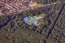 Vue oblique de Parc de baignade à Wörth am Rhein dans le département Rhénanie-Palatinat, Allemagne