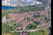 Vue aérienne de Vieux Wörth à Wörth am Rhein dans le département Rhénanie-Palatinat, Allemagne