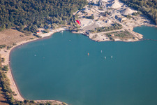 Vue aérienne de Lac d'Epple à le quartier Silberstreifen in Rheinstetten dans le département Bade-Wurtemberg, Allemagne