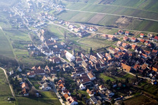 Quartier Pleisweiler in Pleisweiler-Oberhofen dans le département Rhénanie-Palatinat, Allemagne d'un drone