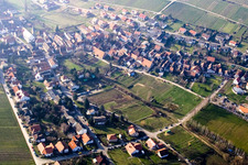 Quartier Pleisweiler in Pleisweiler-Oberhofen dans le département Rhénanie-Palatinat, Allemagne vu d'un drone