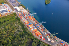 Photographie aérienne de Port à conteneurs à Wörth am Rhein dans le département Rhénanie-Palatinat, Allemagne