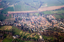 Quartier Billigheim in Billigheim-Ingenheim dans le département Rhénanie-Palatinat, Allemagne d'un drone