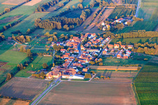 Vue oblique de Vue du village depuis l'ouest à Hergersweiler dans le département Rhénanie-Palatinat, Allemagne