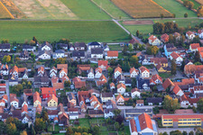 Raiffeisenstrasse à Minfeld dans le département Rhénanie-Palatinat, Allemagne hors des airs