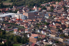 Hochfelden dans le département Bas Rhin, France vu d'un drone
