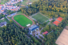 Vue aérienne de Installations sportives à le quartier Schaidt in Wörth am Rhein dans le département Rhénanie-Palatinat, Allemagne