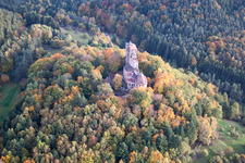 Château de Berwartstein à Erlenbach bei Dahn dans le département Rhénanie-Palatinat, Allemagne vue d'en haut