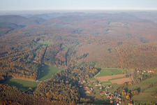 Image drone de Nehwiller-près-Wœrth dans le département Bas Rhin, France