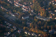 Niederbronn-les-Bains dans le département Bas Rhin, France du point de vue du drone
