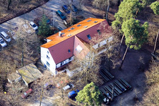 Vue aérienne de Restaurant Naturfreundehaus Bienwald avec café en plein air à Kandel dans le département Rhénanie-Palatinat, Allemagne