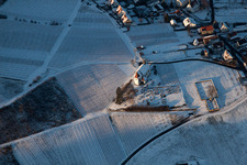 Photographie aérienne de Chapelle Saint-Denys dans la neige à le quartier Gleiszellen in Gleiszellen-Gleishorbach dans le département Rhénanie-Palatinat, Allemagne