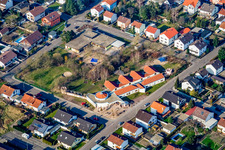 Vue aérienne de Danzigerstraße Marienstraße Jardins d'enfants Albertino et Schwalbennest à Jockgrim dans le département Rhénanie-Palatinat, Allemagne