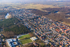 Vue aérienne de Terrain de sport de l'ASV Maxdorf 1946 eV à Maxdorf dans le département Rhénanie-Palatinat, Allemagne