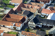 Vue aérienne de Rue principale à Dierbach dans le département Rhénanie-Palatinat, Allemagne
