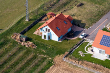 À Narrenberg à Hergersweiler dans le département Rhénanie-Palatinat, Allemagne d'en haut