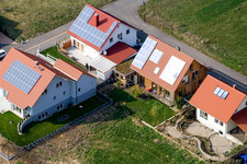À Narrenberg à Hergersweiler dans le département Rhénanie-Palatinat, Allemagne depuis l'avion