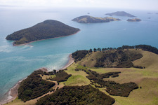 Whanganui Island dans le département Waïkato, Nouvelle-Zélande d'un drone