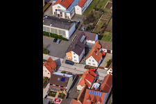 Vue d'oiseau de Raiffeisenstrasse à Minfeld dans le département Rhénanie-Palatinat, Allemagne