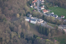 Vue aérienne de Près de Wissembourg à Weiler dans le département Bas Rhin, France