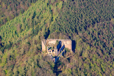 Château de Neuscharfeneck à Dernbach dans le département Rhénanie-Palatinat, Allemagne depuis l'avion