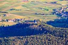 Chapelle Sainte-Anne à Burrweiler dans le département Rhénanie-Palatinat, Allemagne depuis l'avion