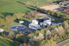 Photographie aérienne de Usine de traitement des eaux usées à le quartier Offenbach in Offenbach an der Queich dans le département Rhénanie-Palatinat, Allemagne