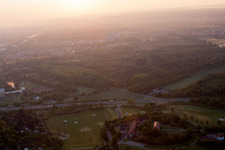 Vue d'oiseau de Quartier Beiertheim-Bulach in Karlsruhe dans le département Bade-Wurtemberg, Allemagne