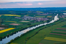 Vue aérienne de Quartier Untertheres in Theres dans le département Bavière, Allemagne