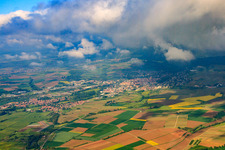 Vue d'ensemble du site depuis le nord, sous les nuages à Wissembourg dans le département Bas Rhin, France