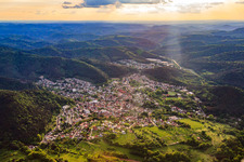 Hauenstein dans le département Rhénanie-Palatinat, Allemagne vue du ciel