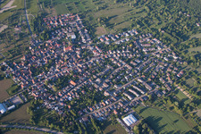 Vue aérienne de Quartier Ettlingenweier in Ettlingen dans le département Bade-Wurtemberg, Allemagne